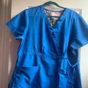 Koi scrub top